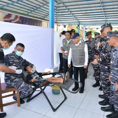 Pj Gubernur Banten, Dampingi Wapres Ma'ruf Amin Kick Off Tanara Clean Up