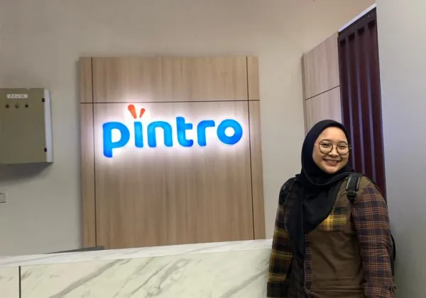 Kisah Sukses Frista, Anak Pekerja Laundry yang Berkarir di Perusahaan IT Ternama