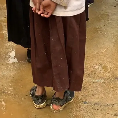 Viral Video Pelajar Pakai Sepatu Robek Saat Mengikuti Kegiatan Upacara, Netizen: 'Biasanya yang kayak gini itu serius belajarnya dan pasti jadi orang sukses suatu saat nanti'