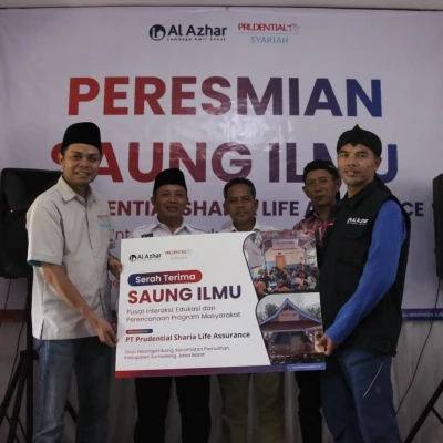 Prudential Syariah dan LAZ Wakaf Al Azhar Resmikan Saung Ilmu untuk Mendorong Literasi dan Ekosistem Keuangan Syariah di Desa Haurngombong