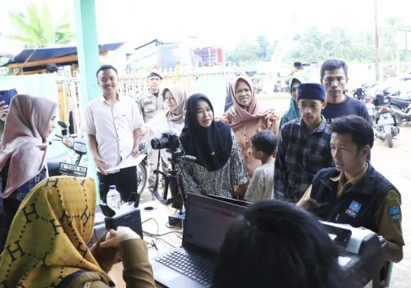 Disdukcapil Kabupaten Serang Lakukan Inovasi Pelayanan Jemput Bola: Perekaman e-KTP Capai 1.722 Siswa SMA dan SMK dalam Dua Bulan
