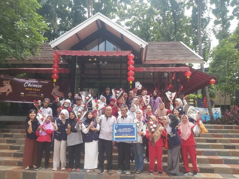 Kolaborasi LAZ Al Azhar dan Kitabisa: Voluntrip yang Menghadirkan Senyum Bahagia Lansia