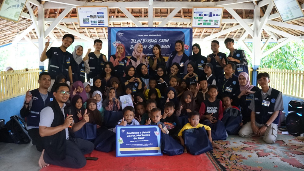 Petualangan dan Pemberdayaan: Voluntrip LAZ Al Azhar dan Kitabisa di Desa Ciomas