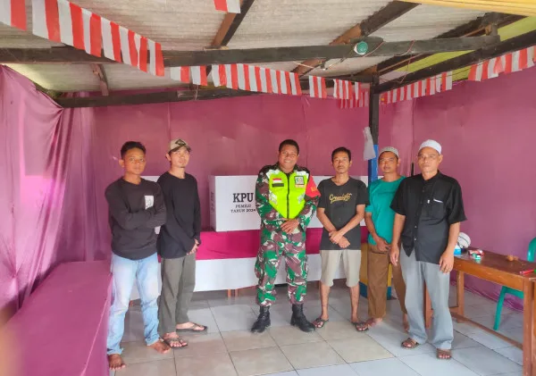 Babinsa Koramil 0602-12/Ciomas Pastikan Kesiapan TPS untuk Pemilu 2024