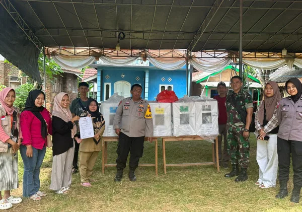 Polda Banten dan Masyarakat Bersinergi dalam Pengamanan Pendistribusian Logistik Pemilu 2024 di Kota Serang