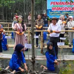 Gubernur Banten Tanam Mangrove, Harapkan Peningkatan Ekonomi dan Pariwisata Berkelanjutan