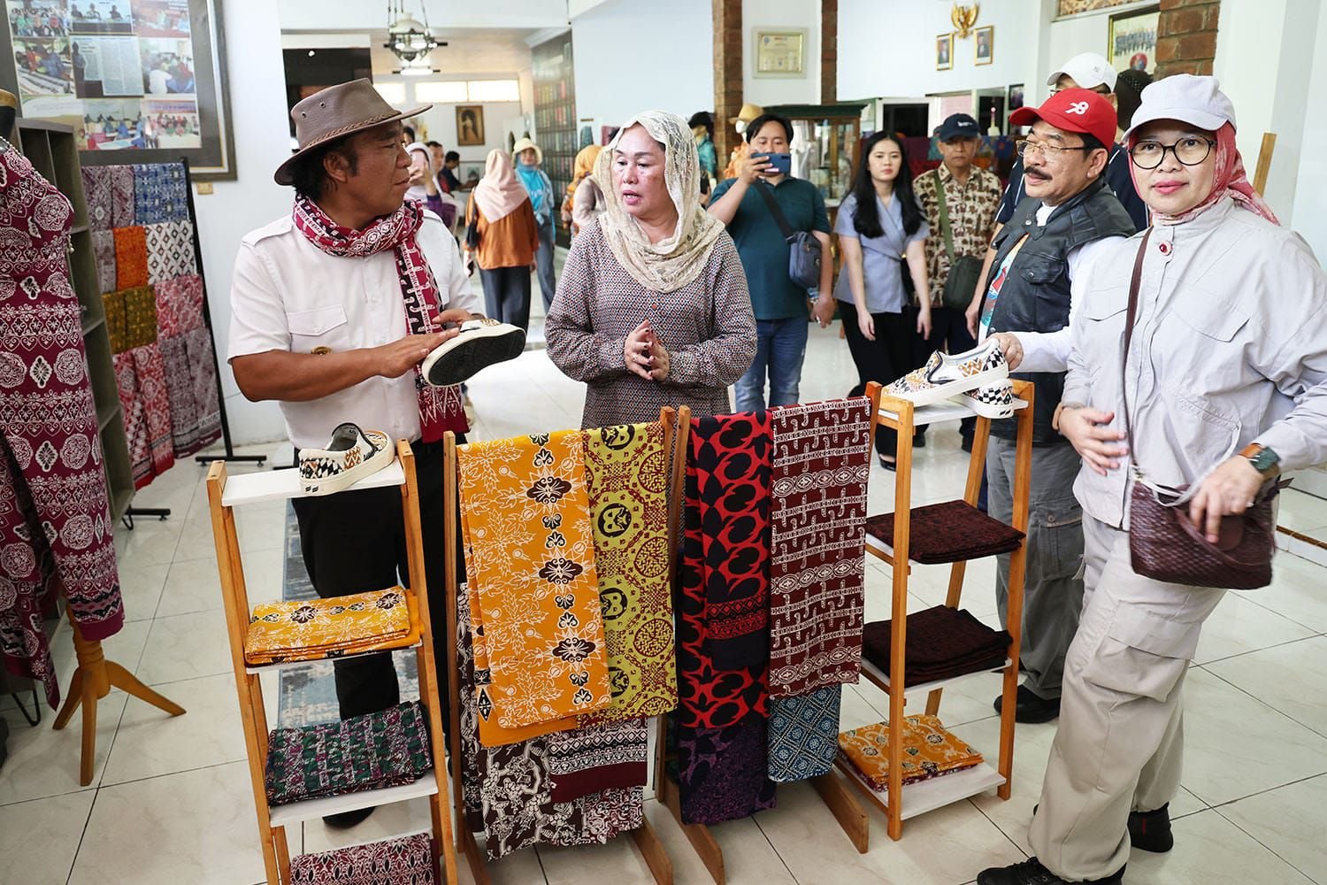 Batik Banten: Membangun Indonesia Melalui Warisan Budaya dan Sejarah