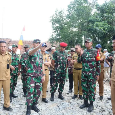 Pembukaan Jalan Baru oleh TMMD Ke-119 Kodim 0602/Serang