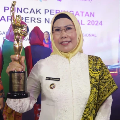 Bupati Serang Raih Anugerah PWI 2024