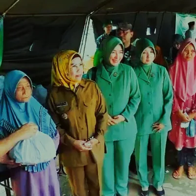 TNI dan Pemerintah Daerah Kabupaten Serang Berikan Bantuan Sosial di Acara TMMD Ke 119