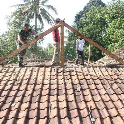TNI Manunggal Membangun Desa (TMMD) Ke-119 Kodim 0602/Serang Rehabilitasi Rumah Tidak Layak Huni