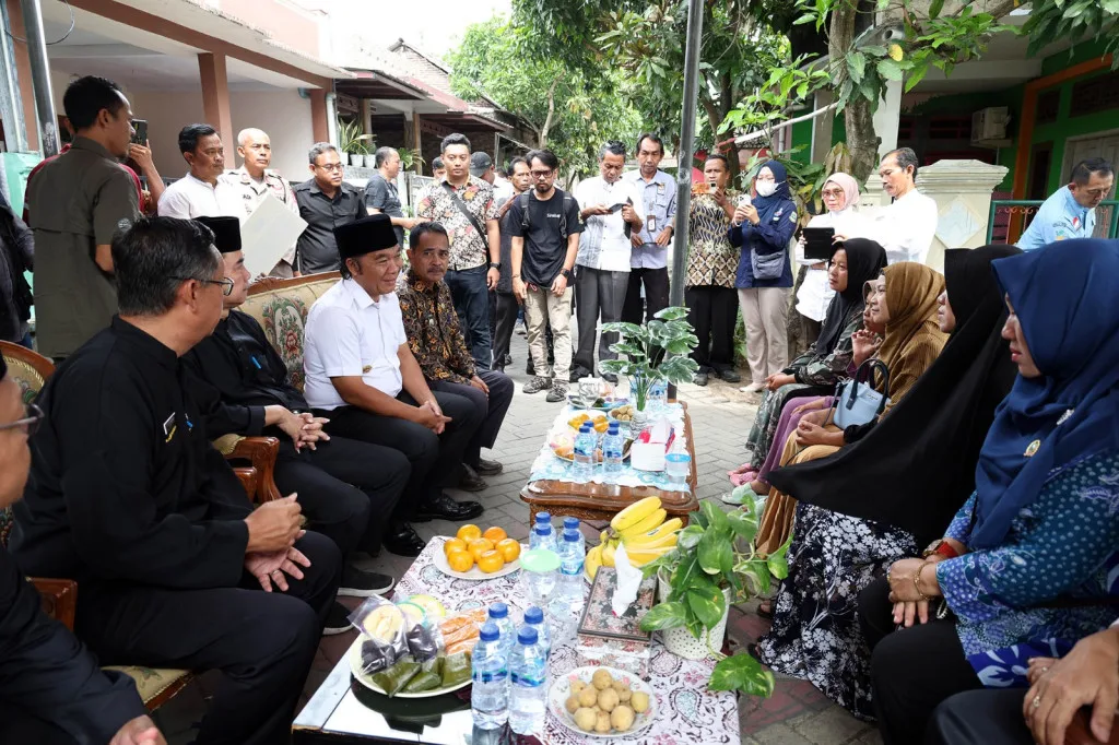 Gubernur Banten Berikan Santunan kepada Keluarga Petugas Pemilu yang Meninggal