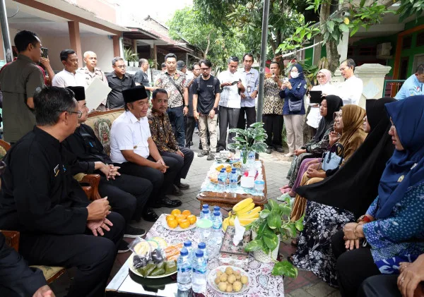 Gubernur Banten Berikan Santunan kepada Keluarga Petugas Pemilu yang Meninggal