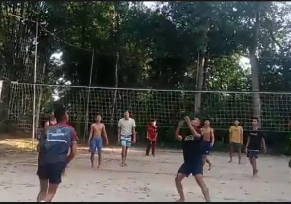 Satgas TMMD Ke-119 Kodim 0602/Serang Jalin Kebersamaan dengan Warga Melalui Olahraga Bola Voli