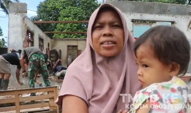 Rukiah Terharu dan Bahagia: Satgas TMMD Ke 119 Kodim Serang Bedah Rumahnya