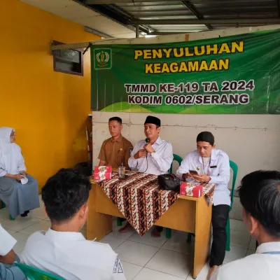 Penyuluhan Agama Kepada Pelajar SMK Nurfalah serta Masyarakat Bersama Satgas TMMD Ke 119