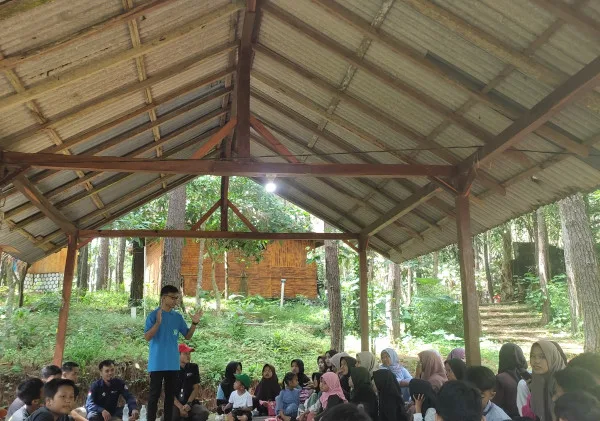 Serunya Outbound LAZ Al Azhar Yogyakarta: Membentuk Karakter Anak-Anak Bimbel di Tengah Alam Hutan Pinus Becici