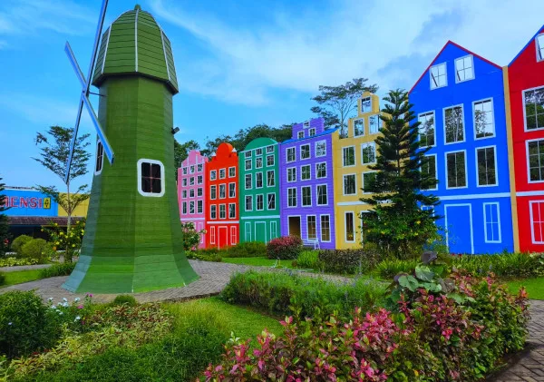 Taman Wisata MBS, Sejuknya Eropa di Tengah Kota Serang