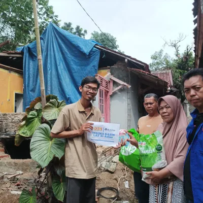 Rumah Rubuh Akibat Rapuh dan Diguncang Gempa, Laz Al-Azhar Bantu Ibu Elly Bangkit