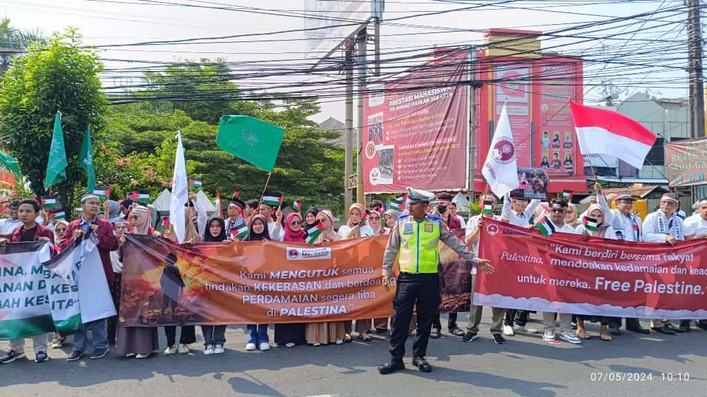 Solidaritas ITB Ahmad Dahlan Jakarta untuk Palestina: Aksi Damai Menyerukan Keadilan dan Perdamaian Global