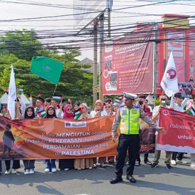Solidaritas ITB Ahmad Dahlan Jakarta untuk Palestina: Aksi Damai Menyerukan Keadilan dan Perdamaian Global
