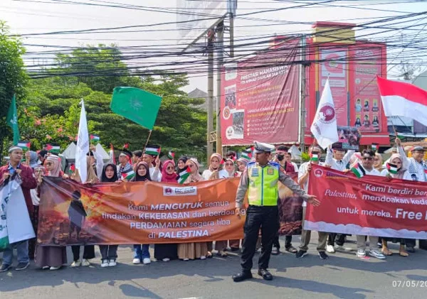 Solidaritas ITB Ahmad Dahlan Jakarta untuk Palestina: Aksi Damai Menyerukan Keadilan dan Perdamaian Global