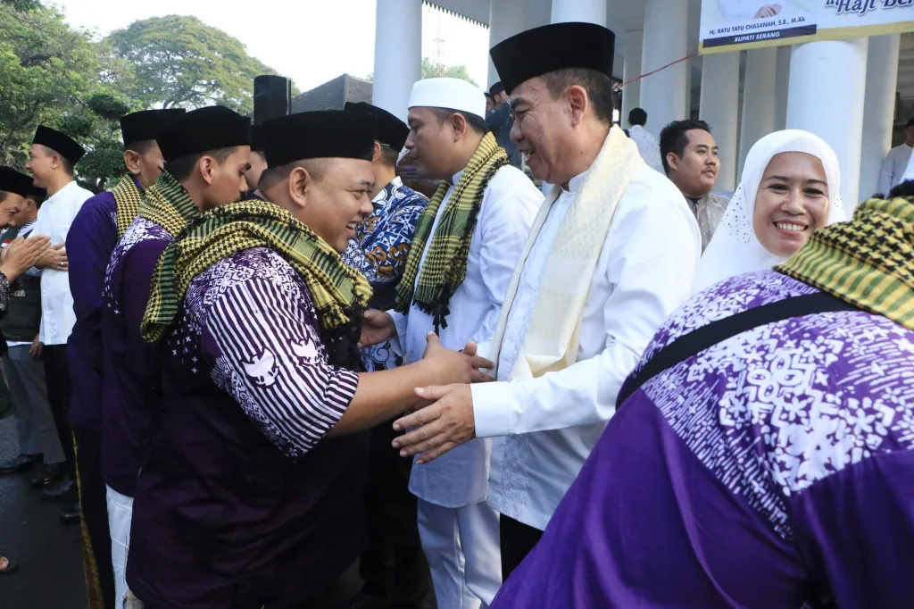 Perjalanan Ibadah: 440 Jemaah Haji Kabupaten Serang Berangkat ke Tanah Suci