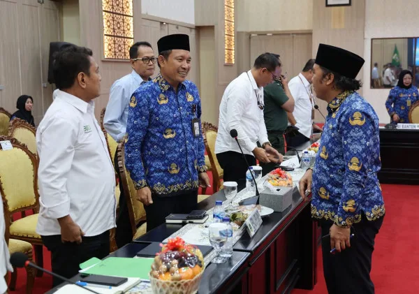 Penjabat Gubernur Banten Mengendalikan Inflasi dan Mendorong Gerakan Tanam untuk Stabilitas Ekonomi