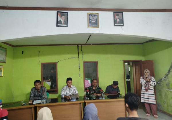 Babinsa dan Masyarakat Desa Bojot Bersinergi dalam Penanganan Sampah untuk Lingkungan yang Sehat dan Bersih