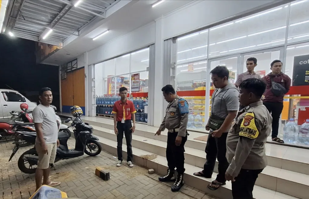 Serangan Begal di Alfamart: Karyawan Berhasil Bertahan dari Serangan Golok, Pelaku Masih Dalam Penyelidikan