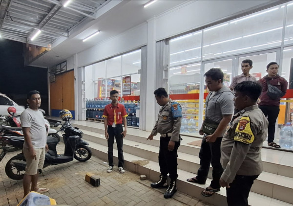 Serangan Begal di Alfamart: Karyawan Berhasil Bertahan dari Serangan Golok, Pelaku Masih Dalam Penyelidikan