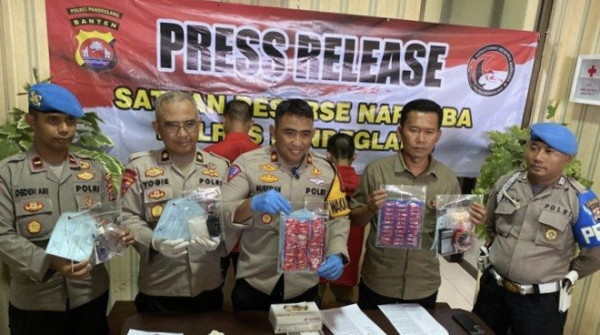 Operasi Anti-Narkoba: Polres Pandeglang Tangkap Dua Pengedar, Sabu Rp 447 Juta Disita