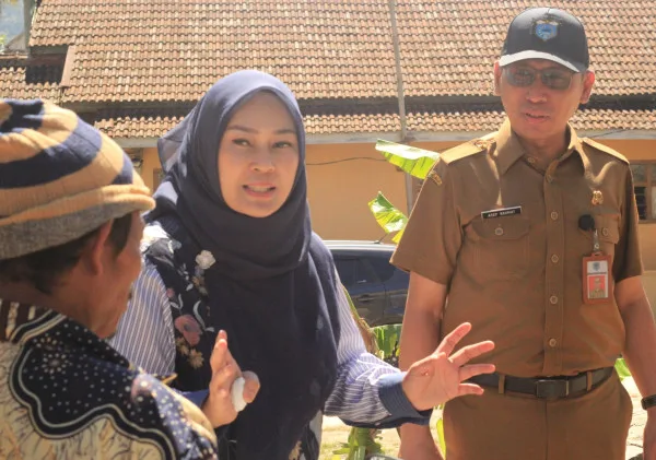 Dongkrak Perekonomian, Dinas PUPR Kabupaten Pandeglang Bangun Dua Ruas Jalan