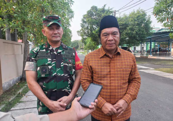 Pj Gubernur Banten Sambut Kedatangan Wapres Ma'ruf Amin di Ponpes An-Nawawi pada Iduladha 1445 H