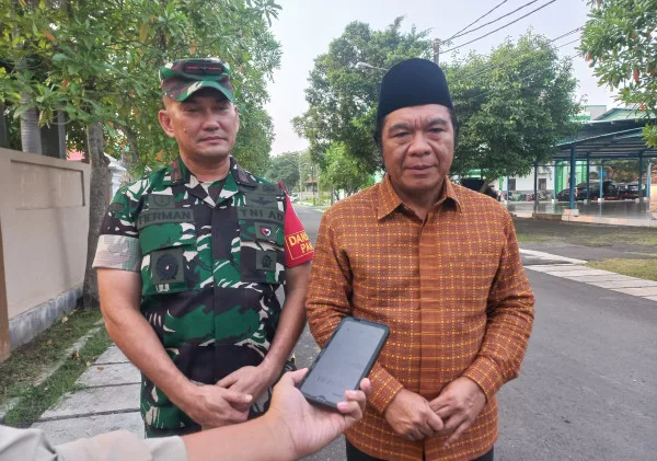 Pj Gubernur Banten Sambut Kedatangan Wapres Ma'ruf Amin di Ponpes An-Nawawi pada Iduladha 1445 H