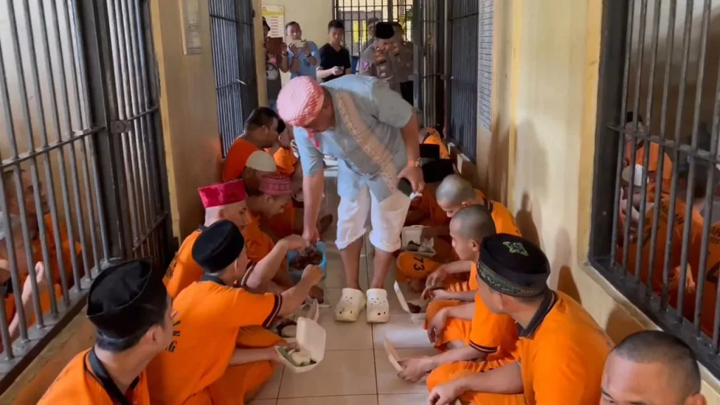 Tahanan Mako Polres Serang Rayakan Idul Adha dengan Daging Kurban Siap Santap