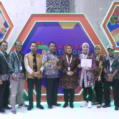 Stand Kabupaten Serang Raih Penghargaan Juara Komunikatif di Apkasi Otonomi Expo 2024