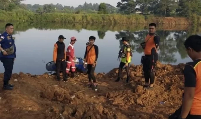 Pemuda Hilang Tenggelam di Danau Cisauk Girang, Pencarian Masih Dilanjutkan