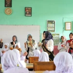 Rancang Pembelajaran Menyenangkan: Tine Al Muktabar Tekankan Pentingnya Transisi Lancar dari PAUD ke SD/MI