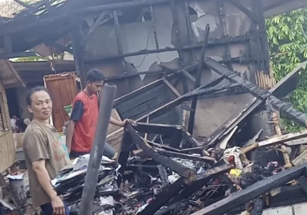 Rumah di Pandeglang Ludes Terbakar, Diduga Akibat Tungku Kayu yang Ditinggal Menyala