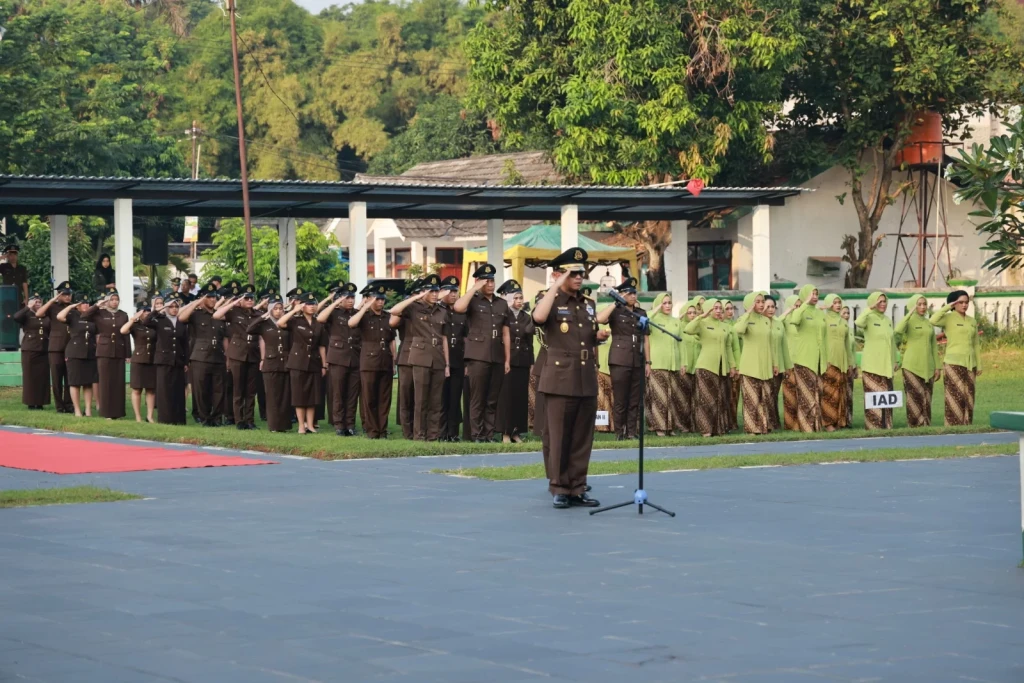 Kejaksaan Tinggi Banten Peringati Hari Bhakti Adhyaksa dengan Ziarah Makam Pahlawan