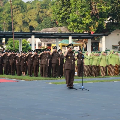 Kejaksaan Tinggi Banten Peringati Hari Bhakti Adhyaksa dengan Ziarah Makam Pahlawan