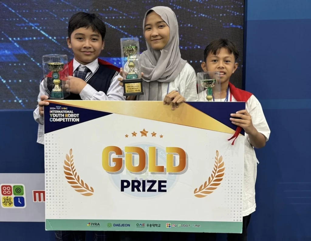 Tiga Tim Robotik Auladi Islami Raih Medali Emas dan Penghargaan Excellent di IYRC 2024