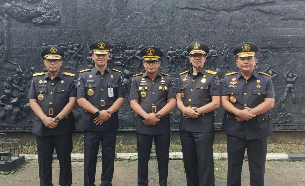 Peringatan Hari Pengayoman ke-79: Kementerian Hukum dan HAM Wilayah Banten Gelar Upacara Tabur Bunga di Taman Makam Pahlawan Taruna Tangerang