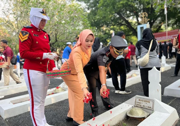 Kepala Lapas Pemuda Tangerang Ikuti Upacara Tabur Bunga dalam Peringatan Hari Pengayoman ke-79 di TMP Taruna