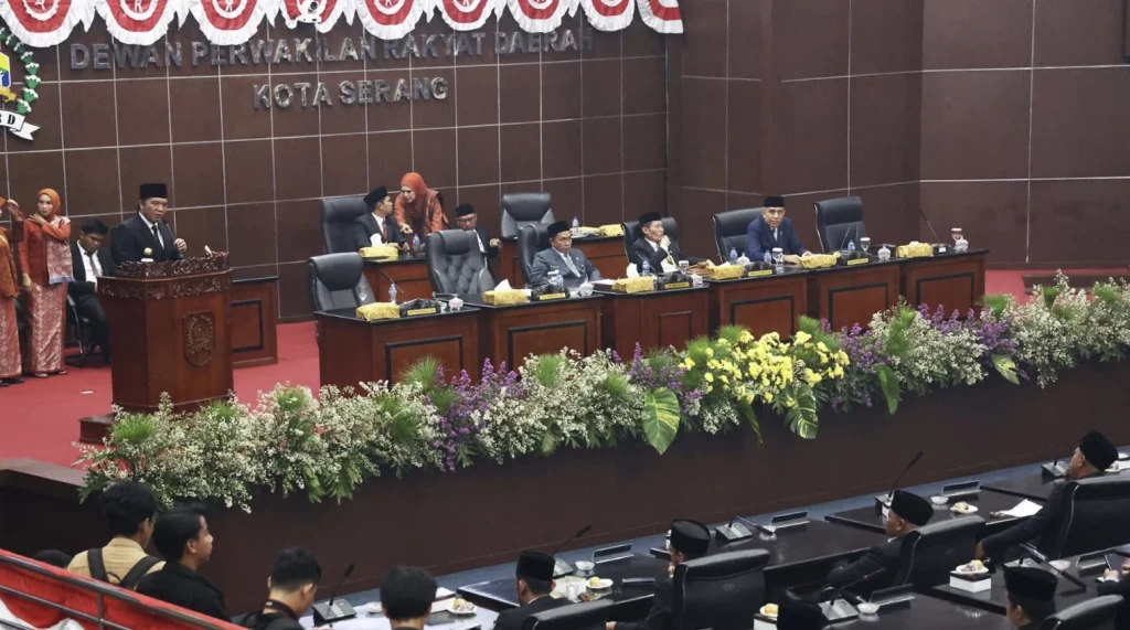 Pj Gubernur Banten Hadiri Pelantikan Anggota DPRD Kota Serang 2024-2029, Fokus pada Penyelesaian Masalah Kota Urban