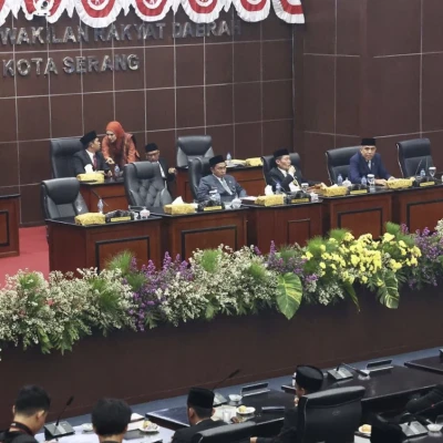 Pj Gubernur Banten Hadiri Pelantikan Anggota DPRD Kota Serang 2024-2029, Fokus pada Penyelesaian Masalah Kota Urban