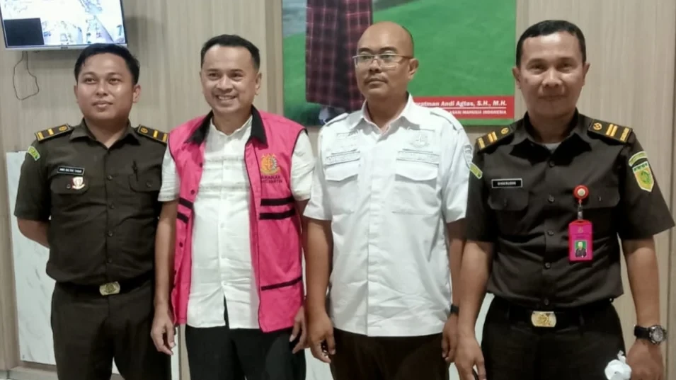 Kepala Desa Babakan Ditahan atas Dugaan Suap Rp700 Juta dalam Kasus Pembebasan Lahan