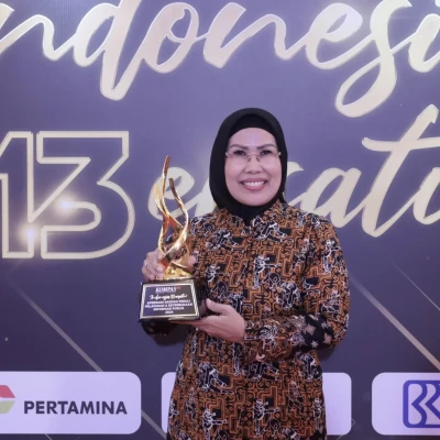 Bupati Serang Ratu Tatu Chasanah Raih Penghargaan atas Komitmen Pelayanan dan Keterbukaan Informasi Publik