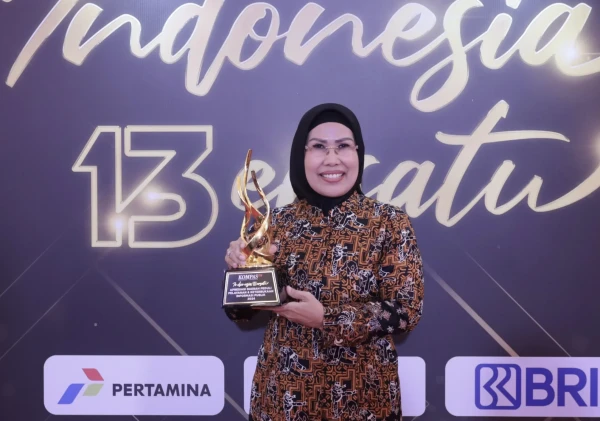 Bupati Serang Ratu Tatu Chasanah Raih Penghargaan atas Komitmen Pelayanan dan Keterbukaan Informasi Publik